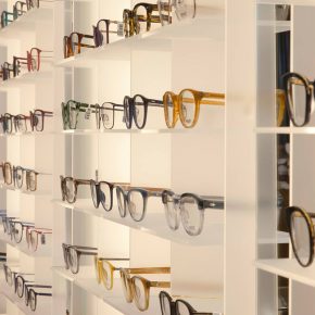 kapolis-optician-store-design-shelves-03